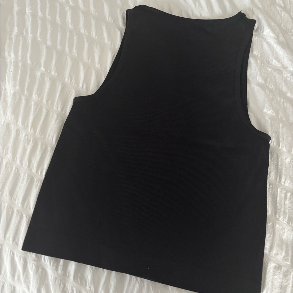Black Seamless Tank - Picture 9 of 11